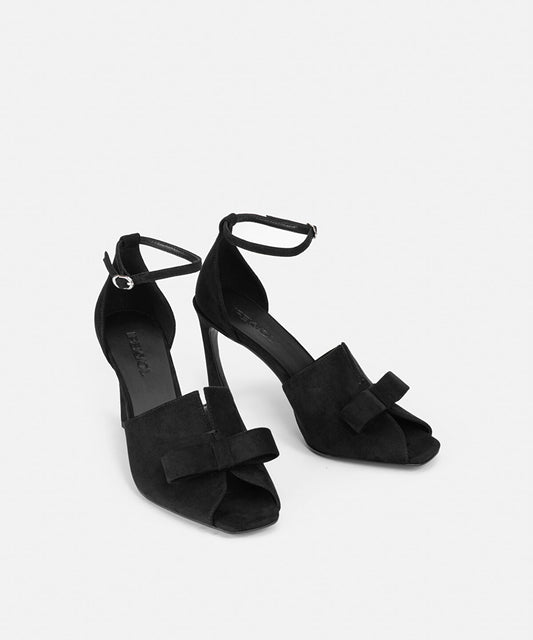 HIGH-HEELS
