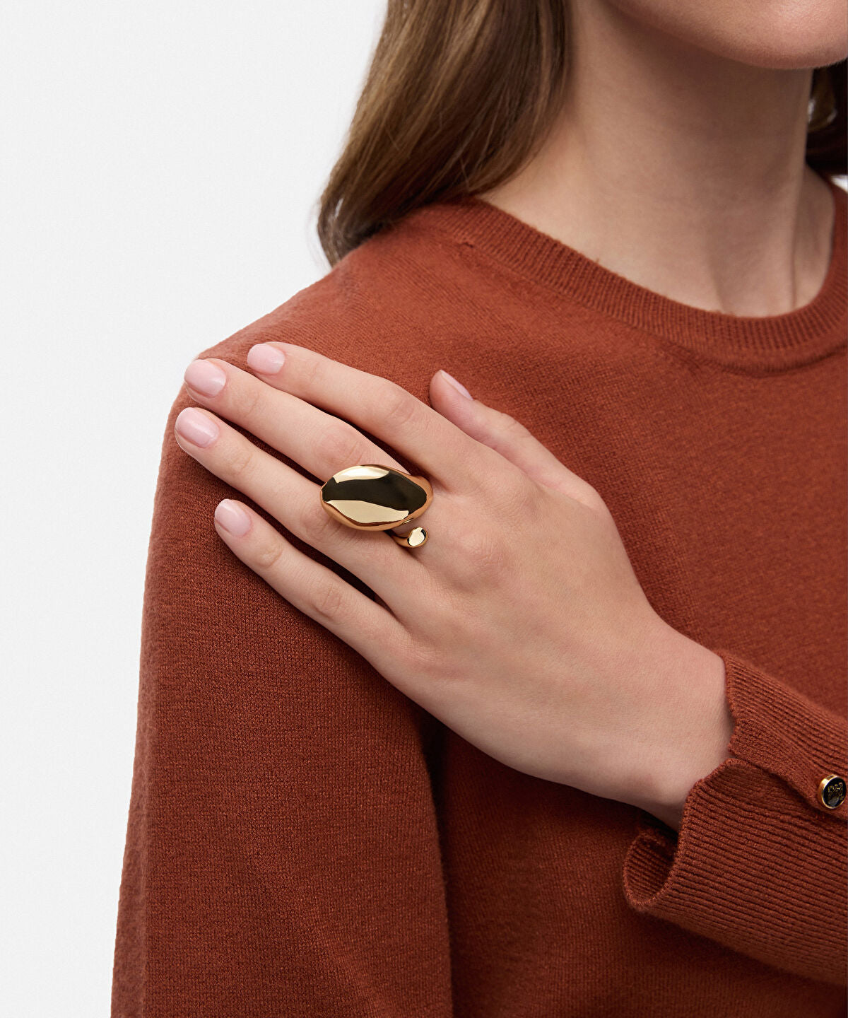 Zoomed Voluminous Metal Ring