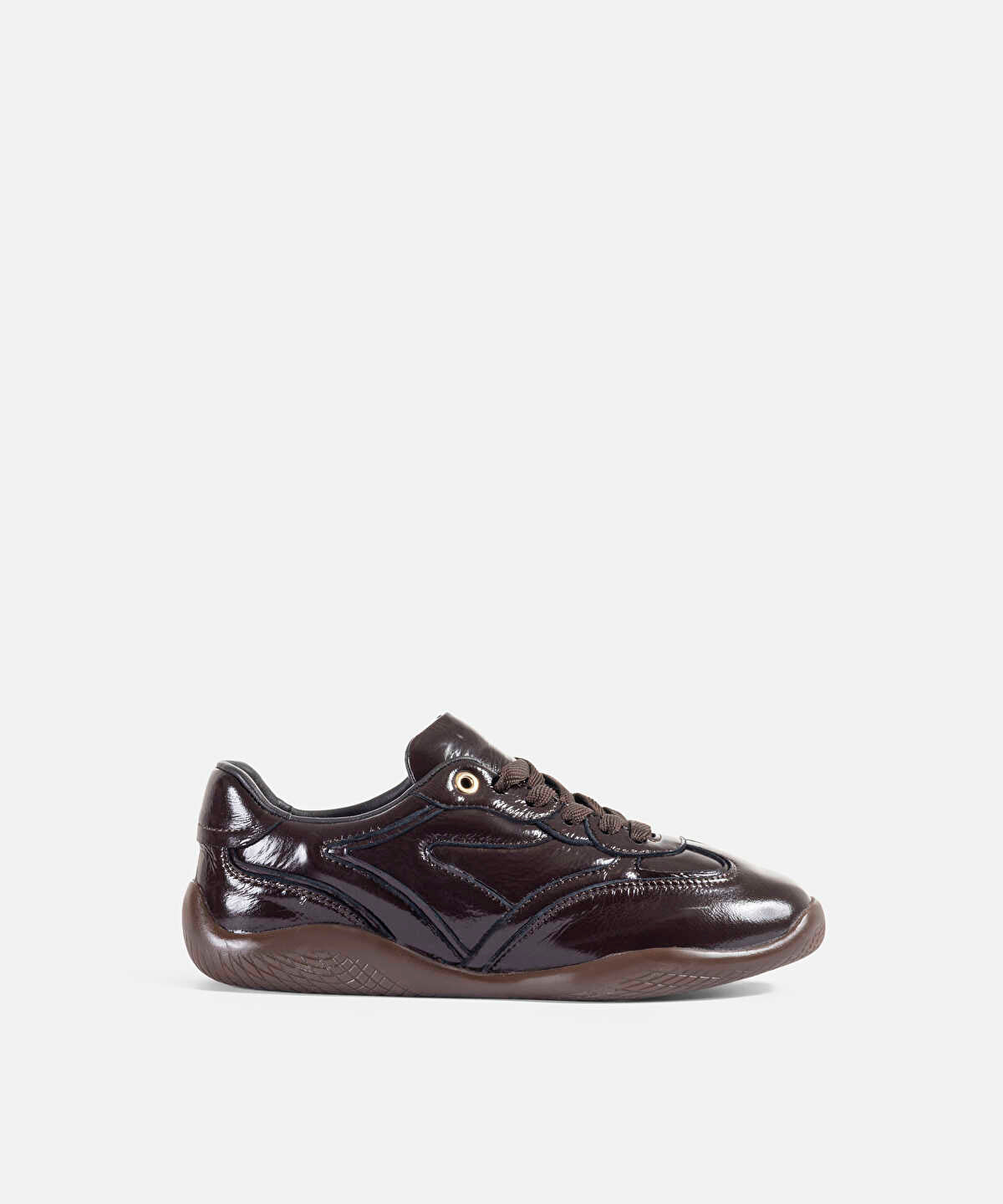 Zoomed SNEAKER