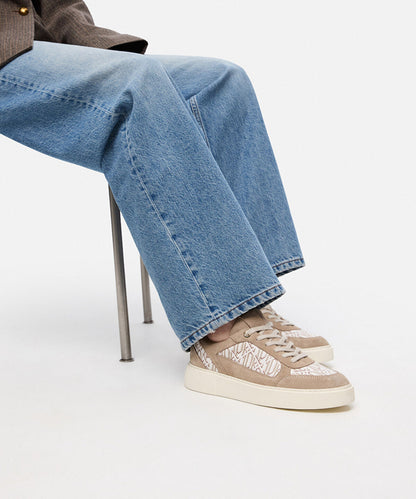 SNEAKER