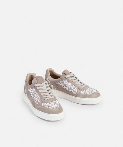 SNEAKER