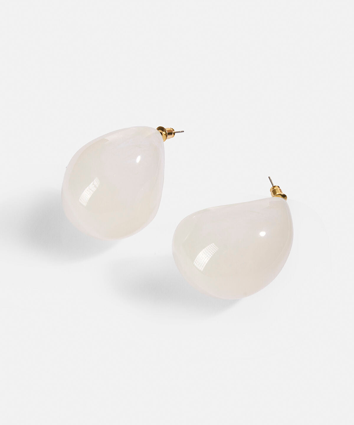 Zoomed Voluminous Resin Earrings