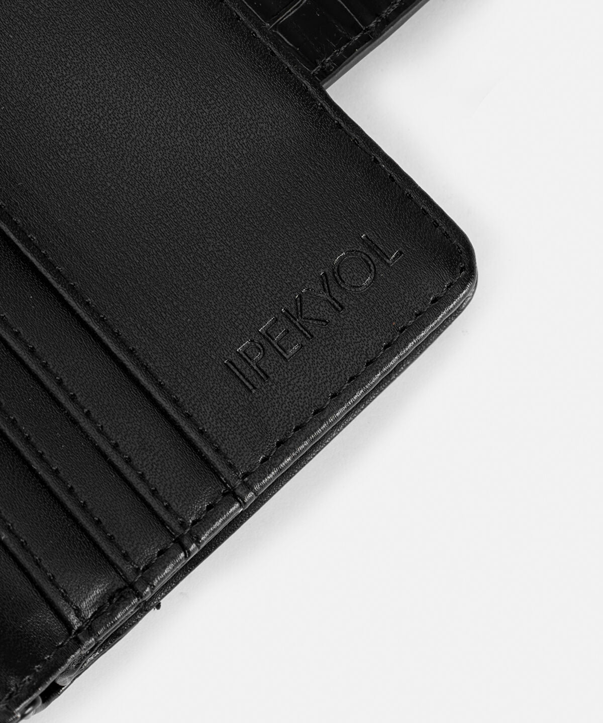 Croc-Effect Wallet