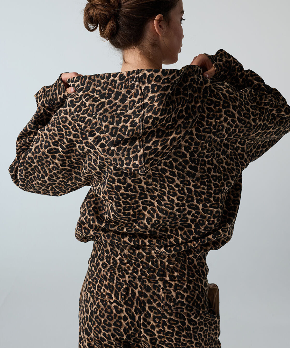 Oversized Leopard-Print Sweatshirt