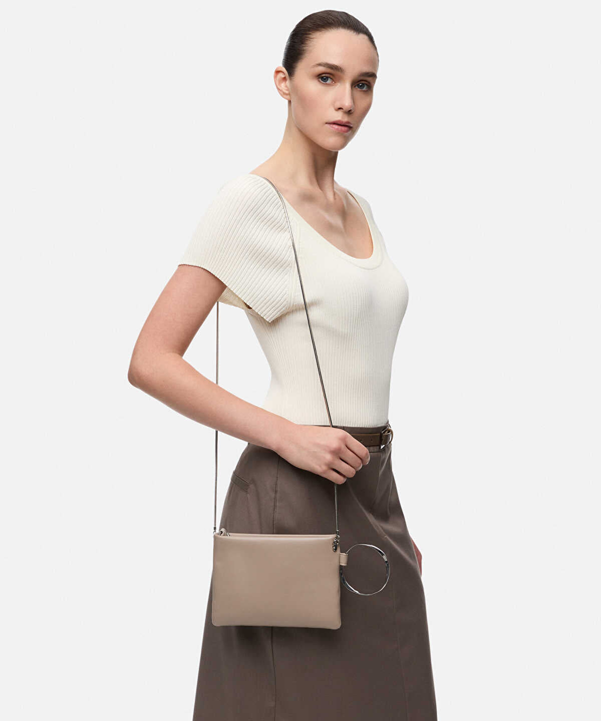 Chain Strap Clutch with Metal Hoop